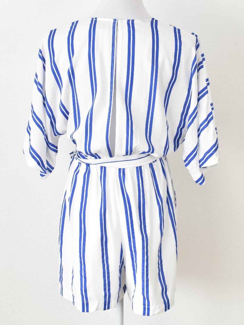 VICI Lissandra Striped Belted Romper NEW - M - Picture 6 of 10